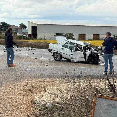 Balıkesir’de öğrenci servisi ile otomobil çarpıştı: 2 ölü, 7 yaralı