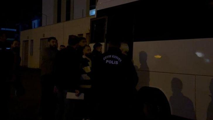 Eşi ve çocuğuyla marketten dönerken öldürülmüştü; 4 tutuklama