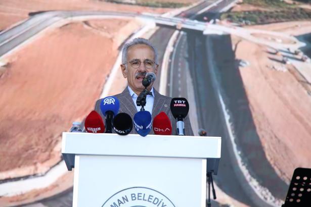 Bakan Uraloğlu: Yaptığımız her yol, Kaman’ın cevizini dünyaya taşıyan bir bağdır