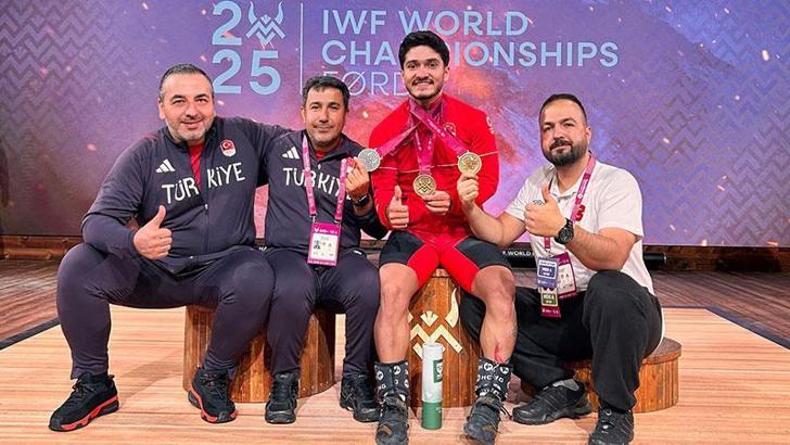 Milli Halterci Muhammed Furkan Özbek rekor kırarak dünya şampiyonu oldu