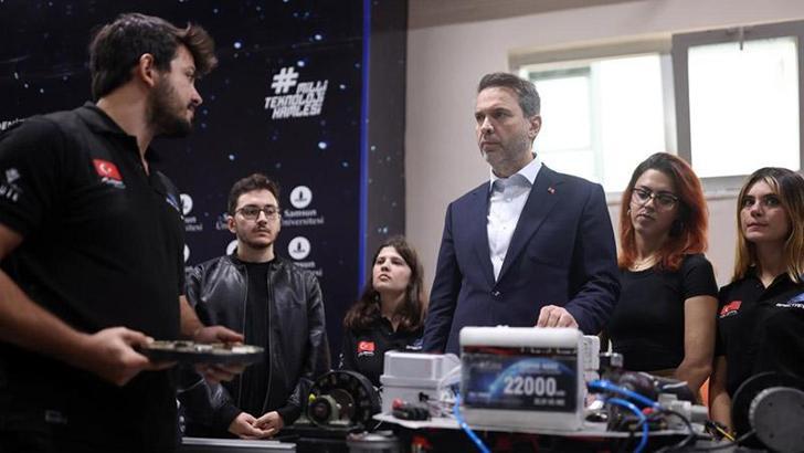 Bakan Bayraktar, Samsun'da öğrencilerle buluştu