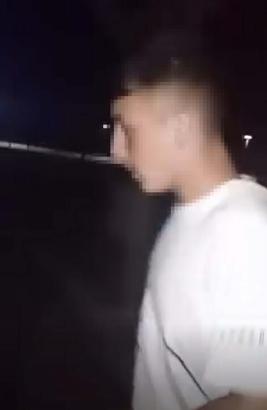 Lise öğrencisi, okul arkadaşını darbetti; o anlar kamerada