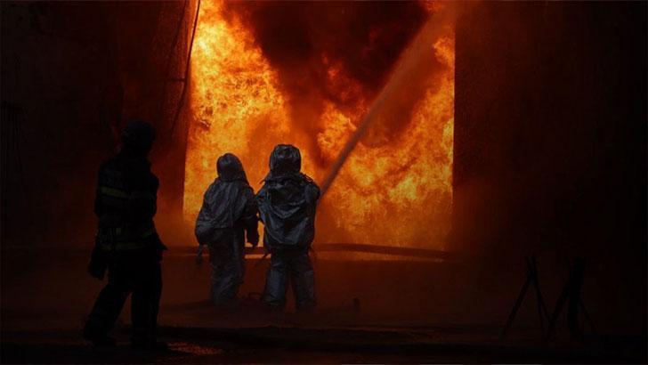 Zelenskiy: Ruslar 500'e yakın İHA ve 50'den fazla füze ile saldırı düzenledi