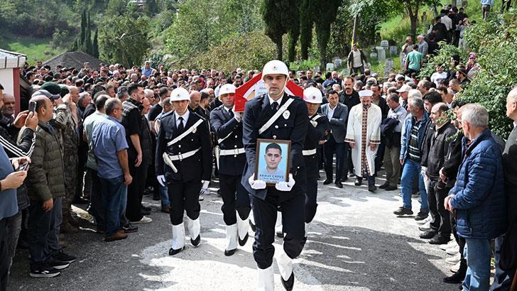 Trabzon’da uçuruma düşen polis memuru toprağa verildi