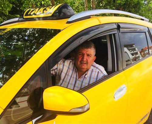 Yürürken aracın çarptığı taksici öldü