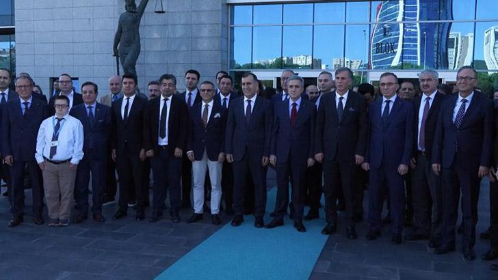 Yargıtay Cumhuriyet Savcılığı'na atanan Zafer Koç için Anadolu Adliyesi'nde veda töreni