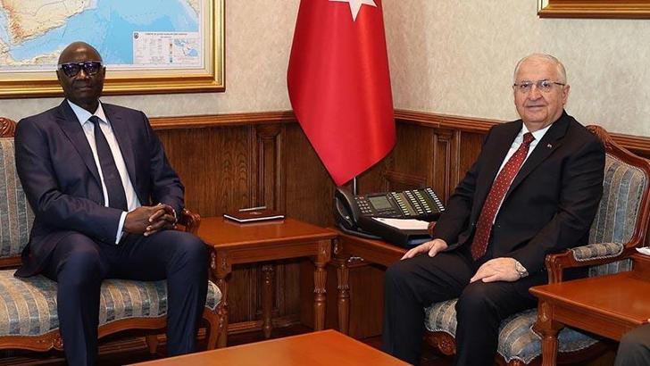 Bakan Güler, Senegal Silahlı Kuvvetler Bakanı Diop ile görüştü