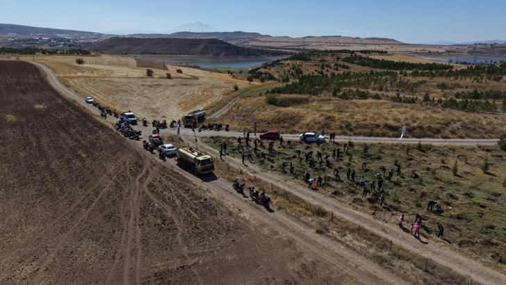 Büyükşehir Belediyesi, Sarımsaklı’da bin 500 fidanı toprakla buluşturdu