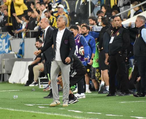 Altınordu geçen sezonu mumla arıyor