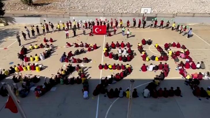 Gaziantep'te öğrencilerden ‘Özgür Gazze’ koreografisi