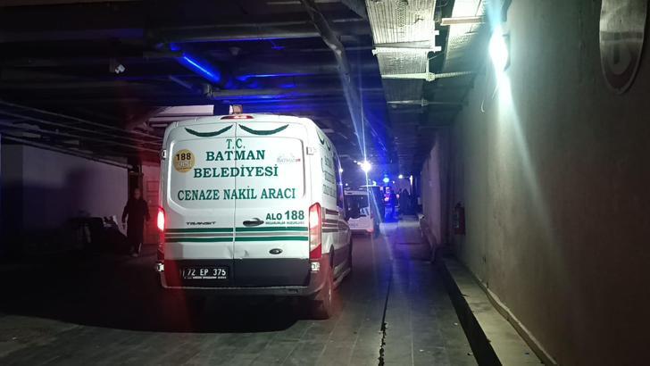 Kozluk’ta belediye başkanının ağabeyi, evinde tabancayla vurulmuş halde bulundu
