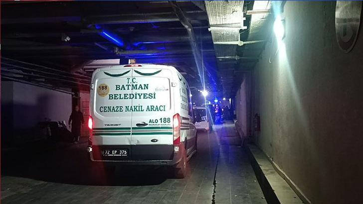 Kozluk’ta belediye başkanının ağabeyi, evinde tabancayla vurulmuş halde bulundu