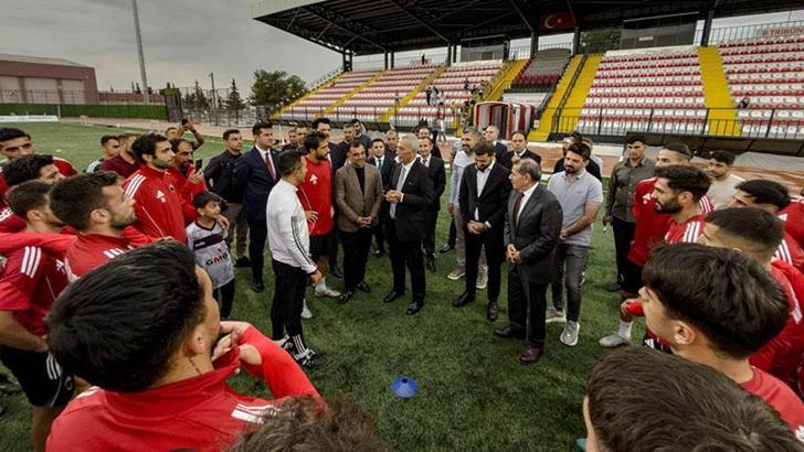 Galatasaray Başkanı Özbek’ten Mardin 1969 Spor’a ziyaret