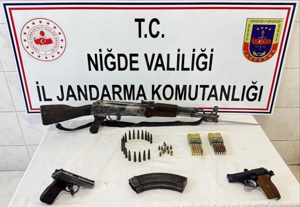 Niğde'de Kalaşnikof ele geçirildi