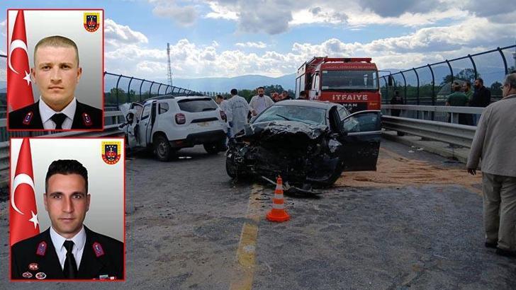 Jandarma aracı otomobille çarpıştı: 2 şehit