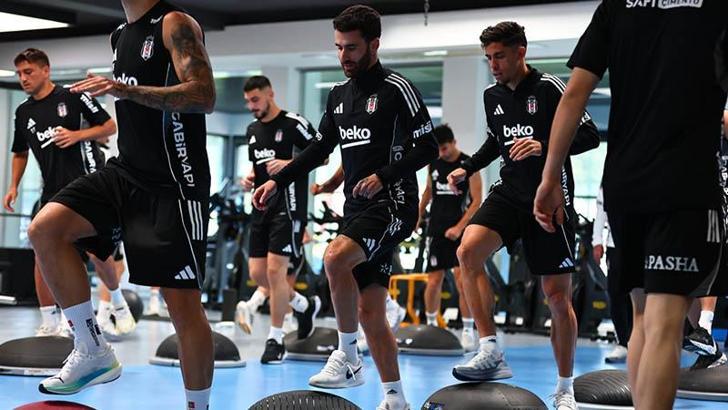 Beşiktaş, Gençlerbirliği maçı hazırlıklarını salonda sürdürdü