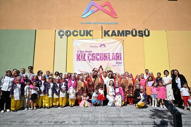 Mersin’de Dünya Kız Çocukları Günü kutlaması