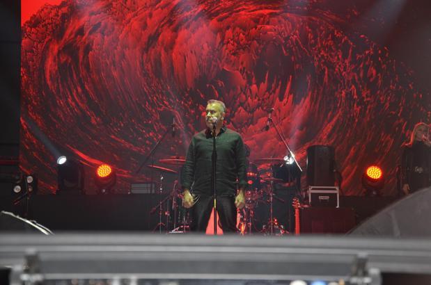 Mut, Ece Mumay ve Haluk Levent'le coştu