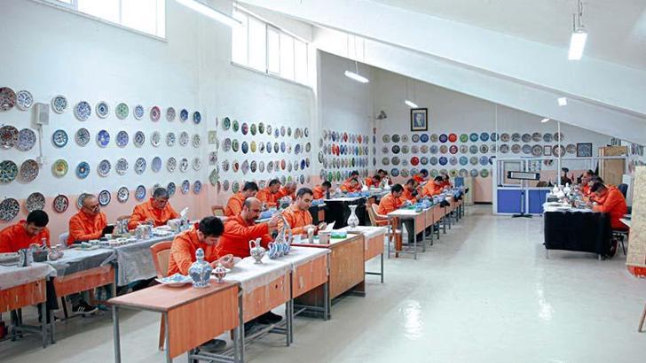 Adalet Bakanlığı: 70 bin tutuklu ve hükümlü, İşyurdu Müdürlüklerinde üretim yapıyor