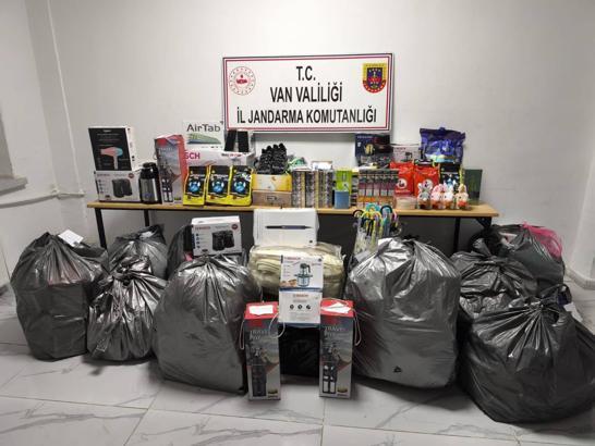 Van'da 1,2 milyon TL değerinde gümrük kaçağı malzeme ele geçirildi