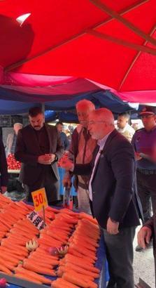 Pazar denetiminde belediye başkanından müşteriye kötü davranan esnafa tepki