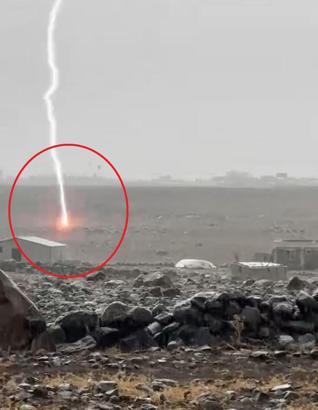 Diyarbakır’da yıldırım düşme anı kamerada