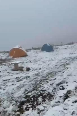 Niğde'de kar yağışı etkili oldu; 4 dağcı mahsur kaldı