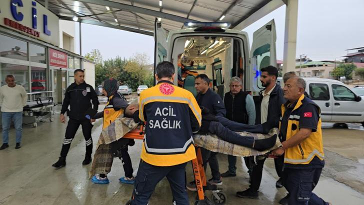 Yol yapımında çalışan kamyon devrildi: 1 yaralı