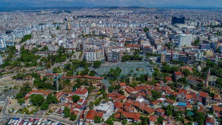 Antalya'da son 5 yılda satılan her 6 konuttan 1'ini yabancı aldı