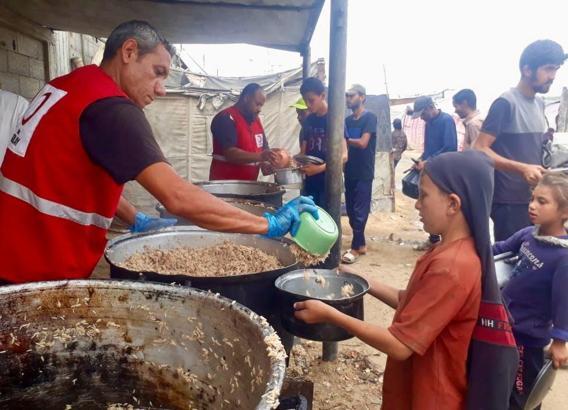 Türk Kızılay Gazze’de ateşkes sonrası yardımlarını artırdı