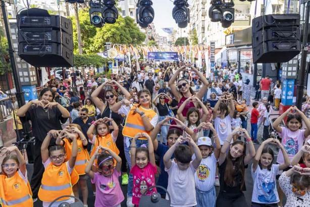 Kushimoto Sokak Sanatçıları Festivali bu yıl da on binlerce kişiyi ağırladı