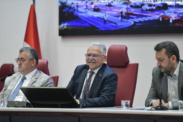 Büyükşehir meclisinde 85 gündem maddesi karara bağlandı