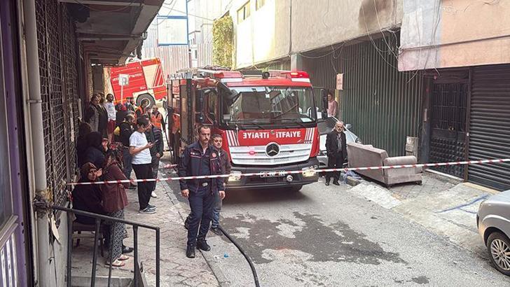Beyoğlu'nda değişim sırasında parlayan tüp evi yaktı: 1 yaralı