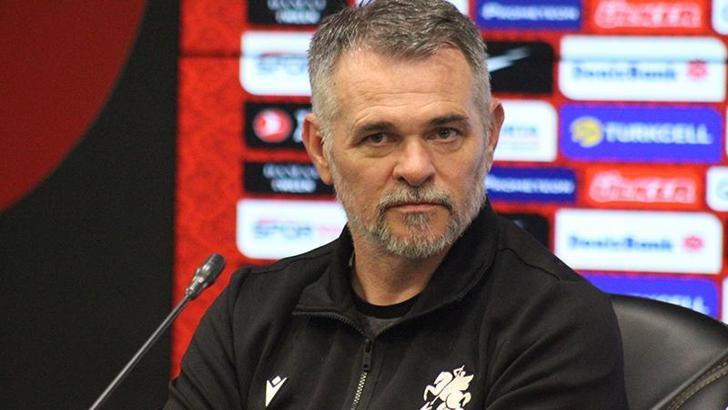 Willy Sagnol: Türkiye karşısında önemli bir başarı elde edeceğiz