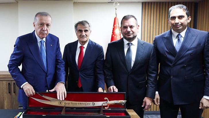 Cumhurbaşkanı Erdoğan, Trabzonspor heyetiyle bir araya geldi
