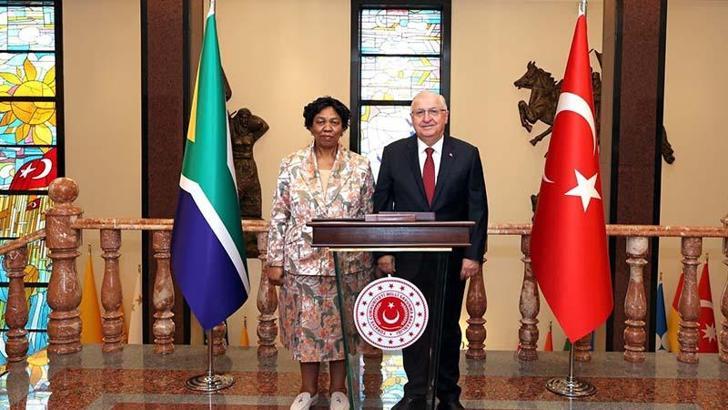 Bakan Güler, Güney Afrikalı mevkidaşı ile görüştü