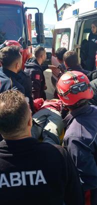 Yolcu treni servis minibüsüne çarptı; 17 öğrenci yaralandı