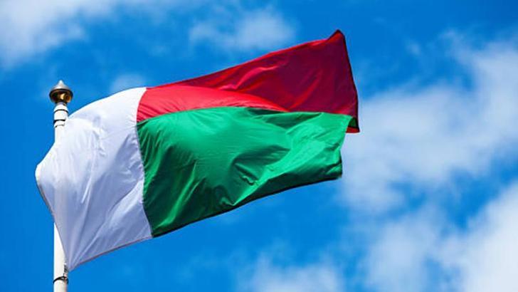 Madagaskar'da ordu yönetime el koydu