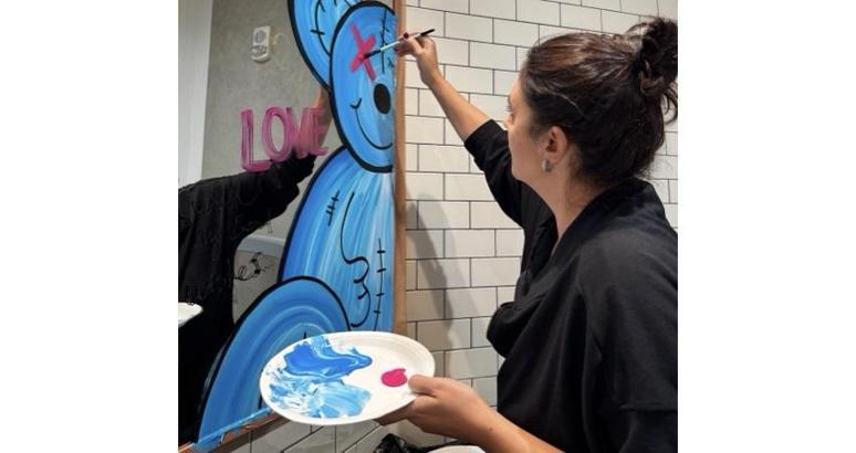 Aslı Sayan'ın eser serisi, Radisson RED Dubai'de hayat buluyor