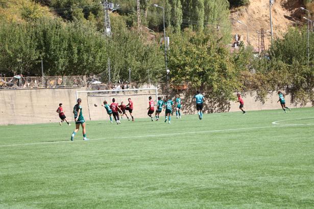 Yüksekova Spor Kadın Futbol Takımı, Giresun Sanayi Spor’u 5-0 mağlup etti