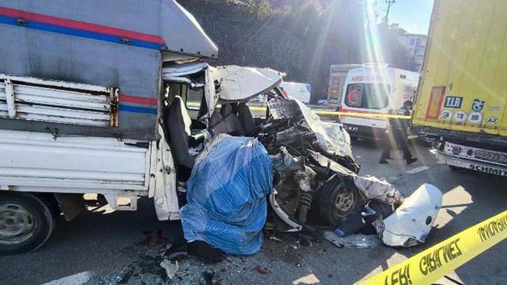 Giresun'da kamyonet, TIR'a arkadan çarptı: 1 ölü, 2 yaralı