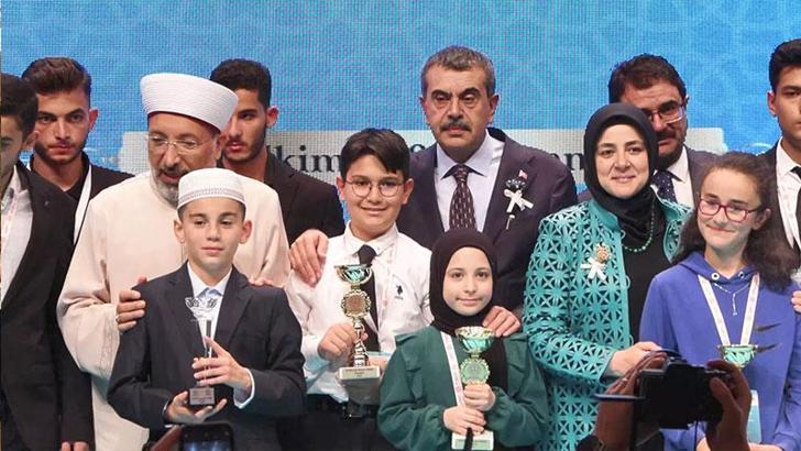 Bakan Tekin: İmam hatip okullarını dünya çapında bir model haline getirmek istiyoruz