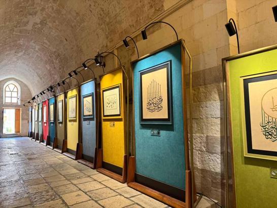 Âdil-i Mutlak Hat Eserleri Sergisi, Mardin'de sanatseverlerle buluştu