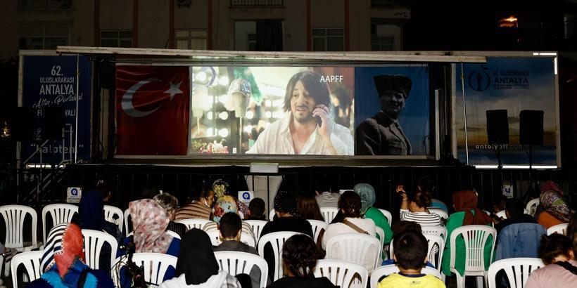 Altın Portakal'da 'Gezen Sinema' heyecanı başladı