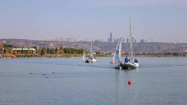 Mogan Gölü'nde yelken etkinliği