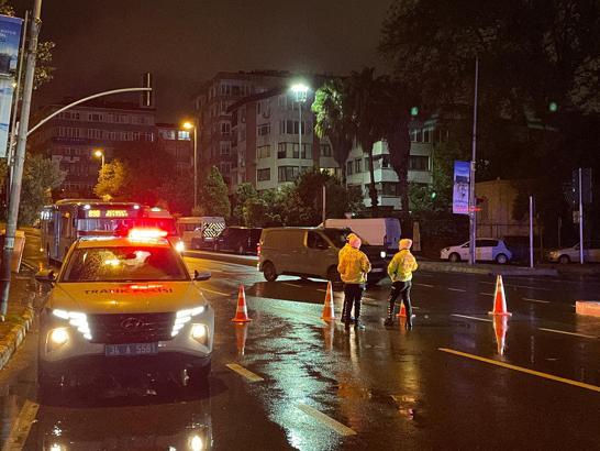 İstanbul - 29 Ekim Cumhuriyet Bayramı provaları nedeniyle bazı yollar trafiğe kapatıldı
