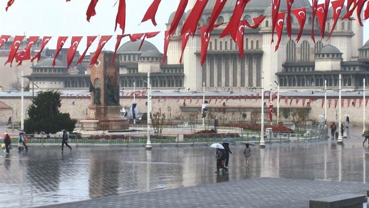 İstanbul - İstanbul’da yağmur etkili olmaya devam ediyor