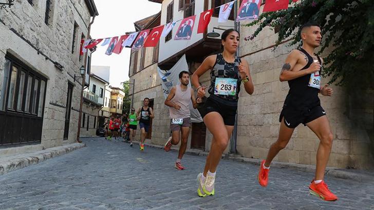 Uluslararası Tarsus Yarı Maratonu koşuldu