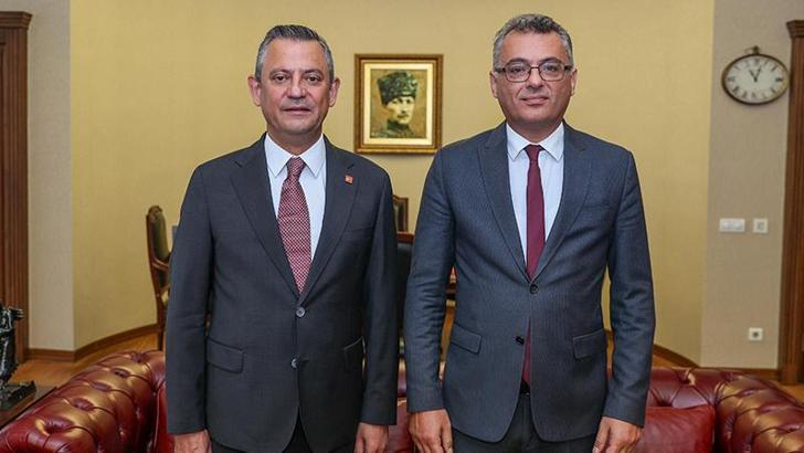 Özgür Özel: Kardeş partimiz CTP'nin lideri Tufan Erhürman'ı yürekten kutluyorum