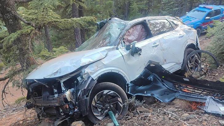 Adana’da uçuruma yuvarlanan cipteki karı-koca hayatını kaybetti